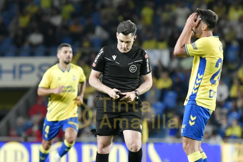 0-1: Las Palmas desaparece ante más de 27.000 de sus fieles