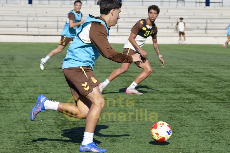 Fotos: El filial agota en Alcalá uno de sus últimos 5 partidos