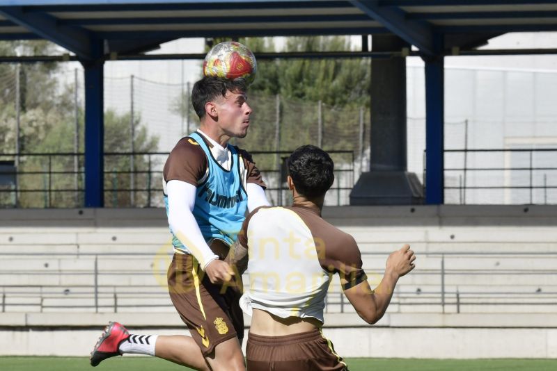 Fotos: El filial agota en Alcalá uno de sus últimos 5 partidos