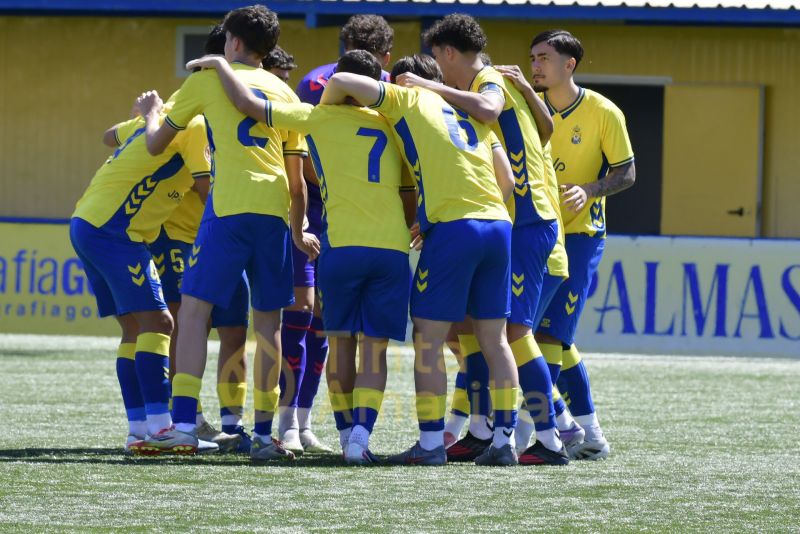 Fotos: El juvenil de la UD vence 2-0 y se aproxima un poco más a su objetivo
