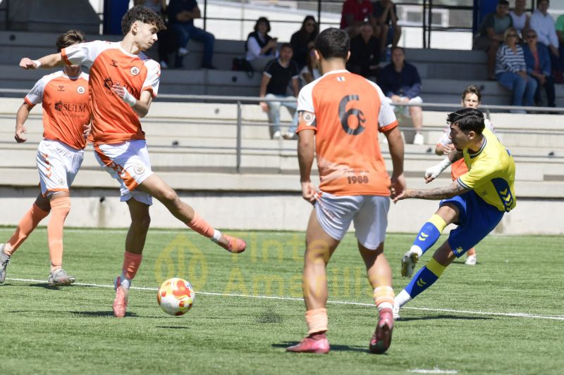 Fotos: El juvenil de la UD vence 2-0 y se aproxima un poco más a su objetivo