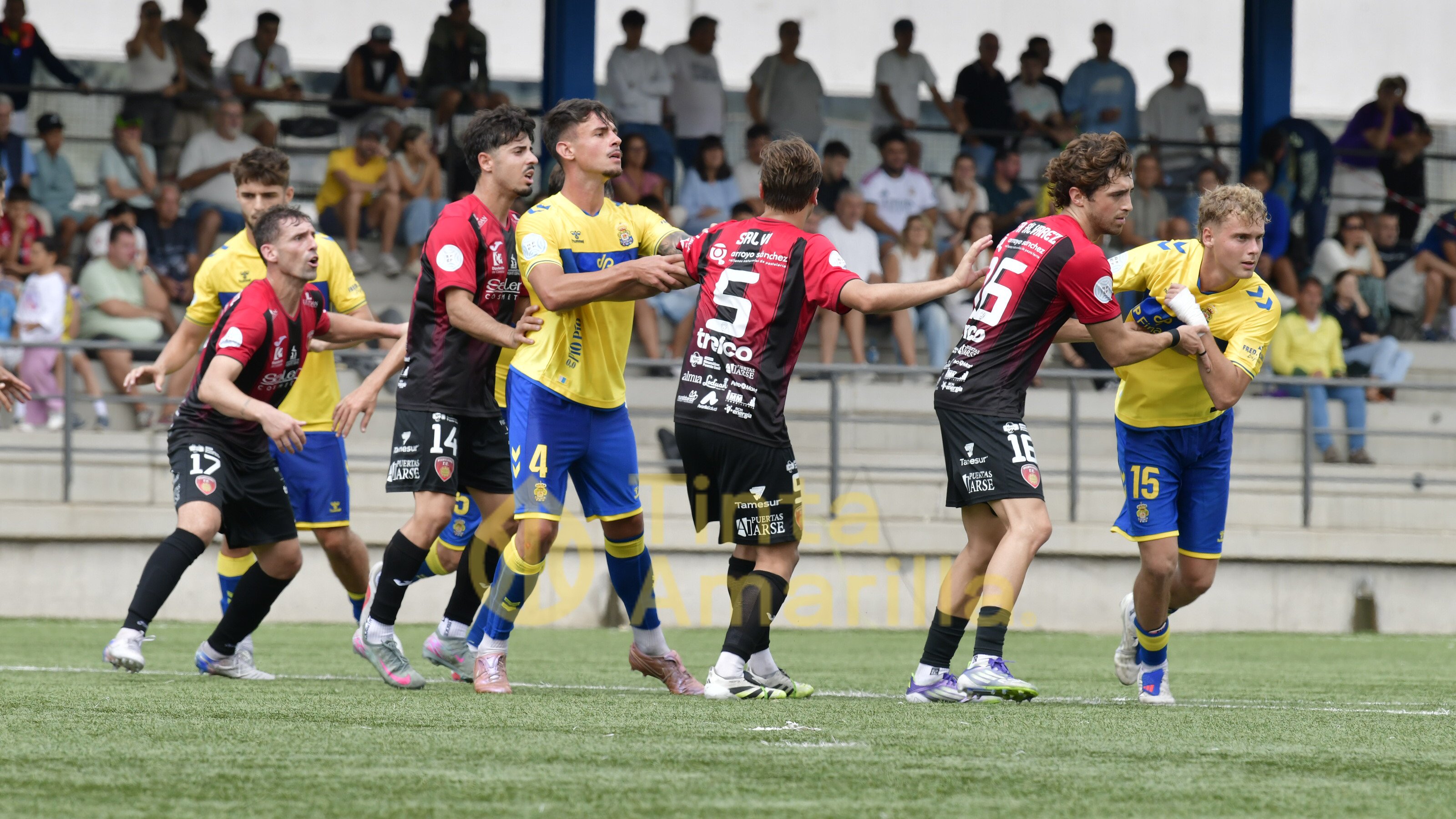 1-2: Las Palmas Atlético perdona y el Puente Genil castiga