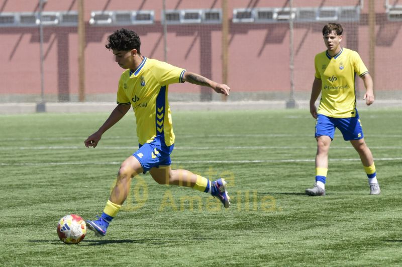 Fotos: El juvenil de la UD vence 2-0 y se aproxima un poco más a su objetivo