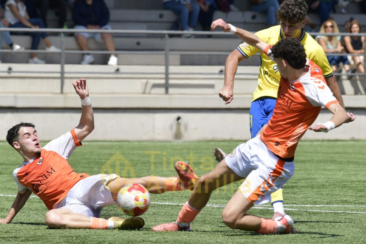 Fotos: El juvenil de la UD vence 2-0 y se aproxima un poco más a su ...