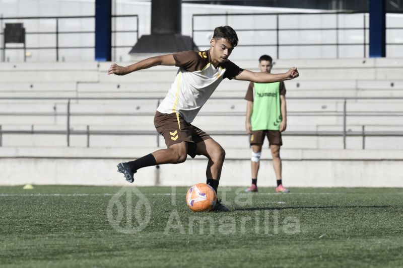Fotos: Las Palmas C se prepara para un domingo acalorado