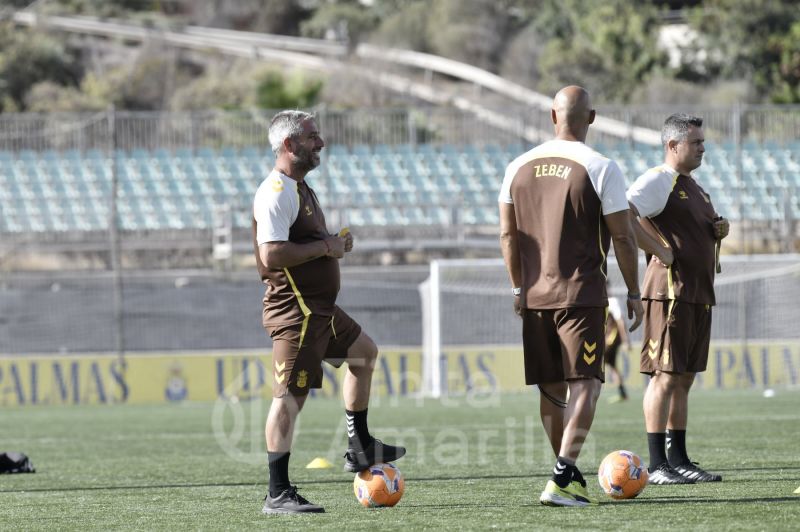 Fotos: Las Palmas C se prepara para un domingo acalorado
