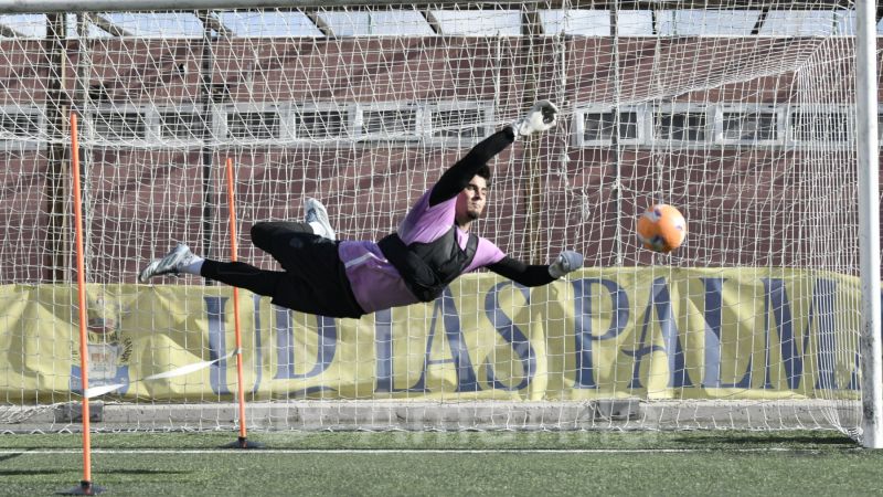 Fotos: Las Palmas C se prepara para un domingo acalorado