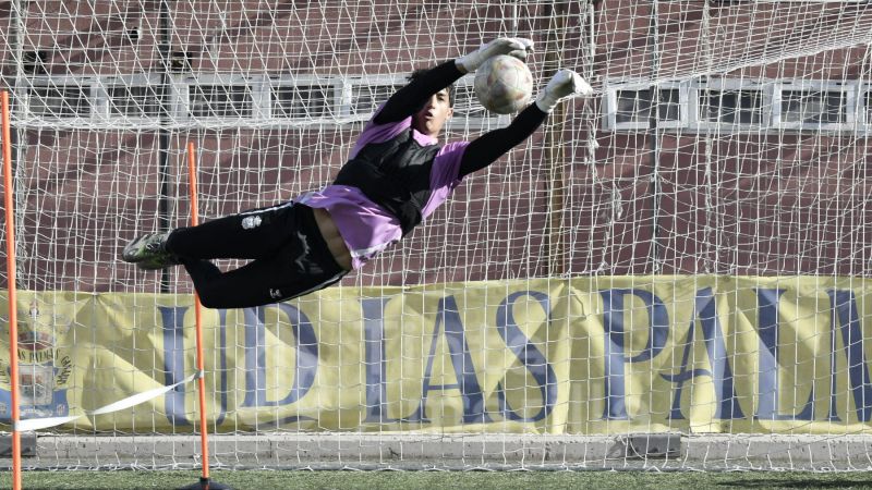 Fotos: Las Palmas C se prepara para un domingo acalorado