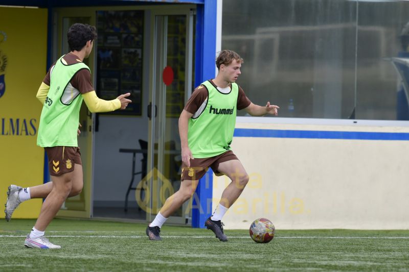 Fotos: El filial de la UD se prepara para una final auténtica