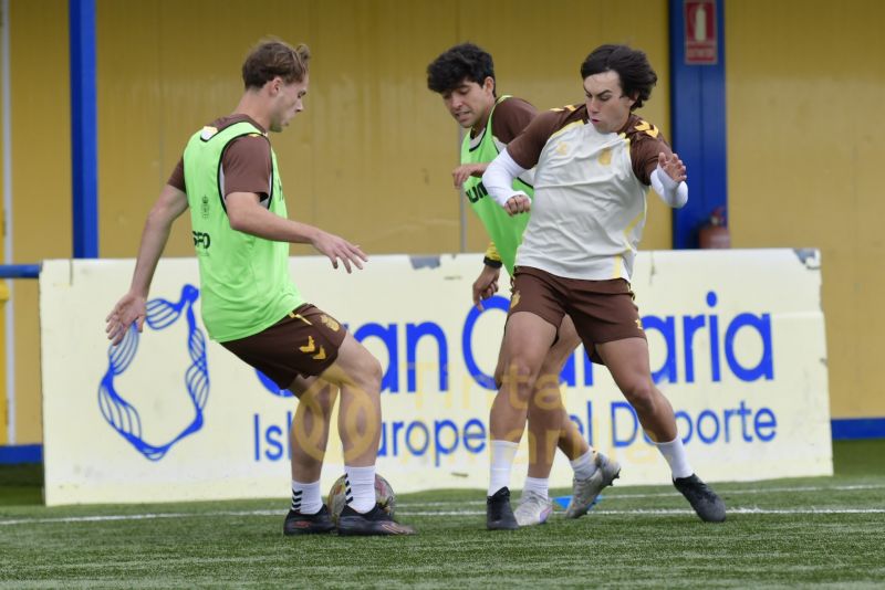 Fotos: El filial de la UD se prepara para una final auténtica