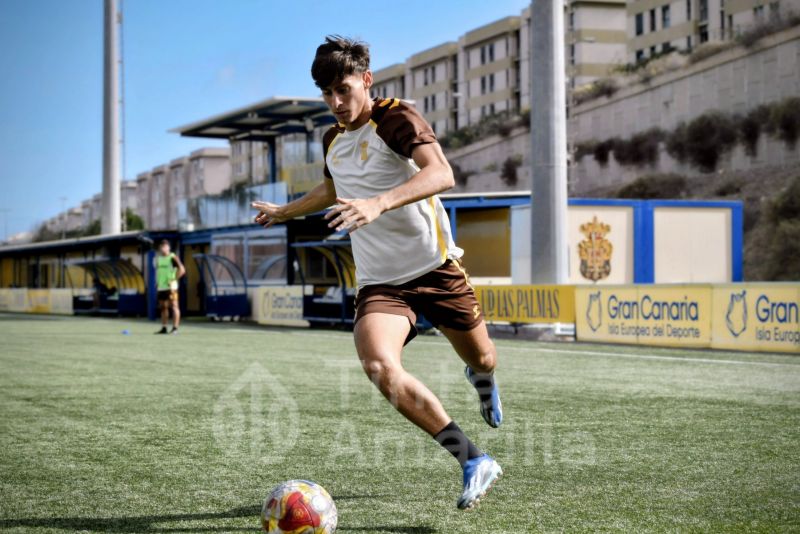 Fotos: Las Palmas C se prepara para un domingo acalorado