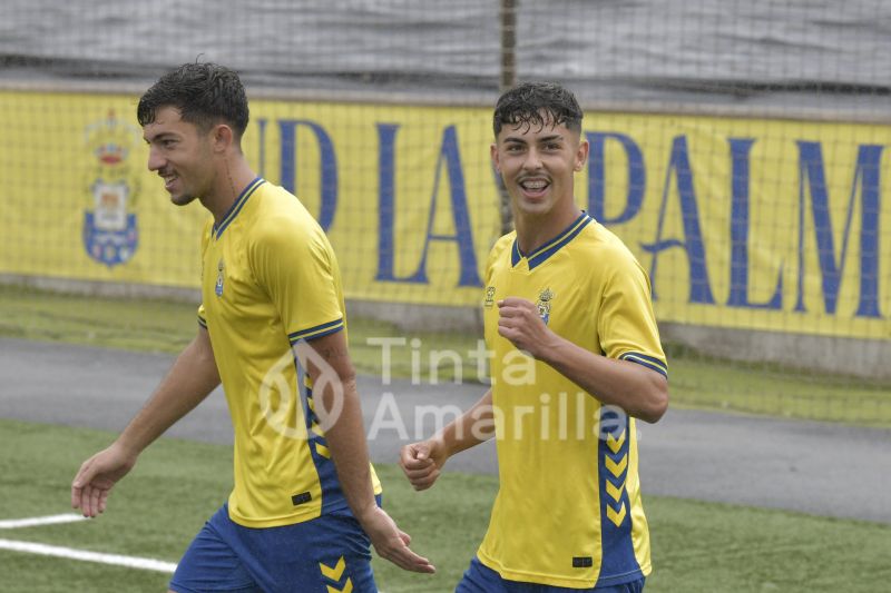 El juvenil de la UD vence y amplía a 5 puntos su renta sobre el Tenerife (3-0)