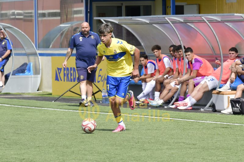 Fotos: Un gol de Jorge Cruz da el triunfo al juvenil de la UD Las Palmas (1-0)