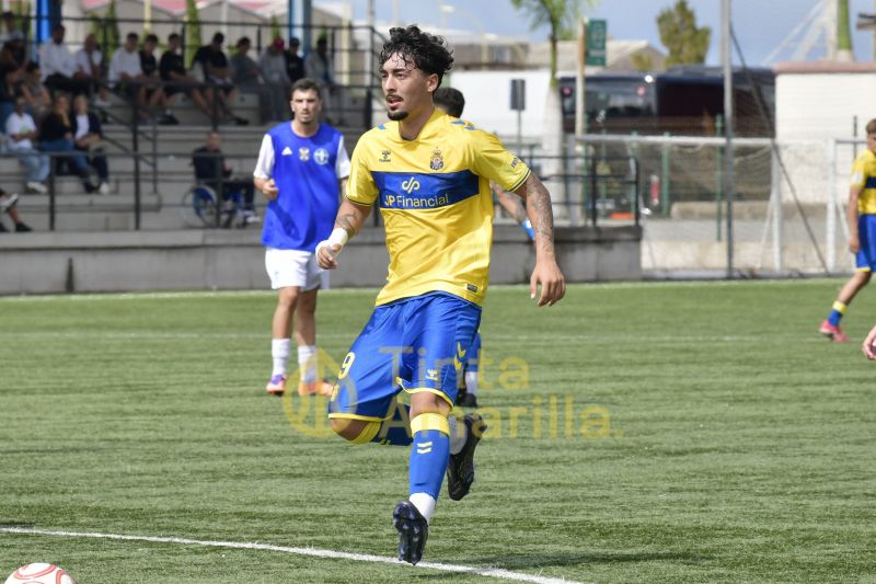 Fotos: Un gol de Jorge Cruz da el triunfo al juvenil de la UD Las Palmas (1-0)