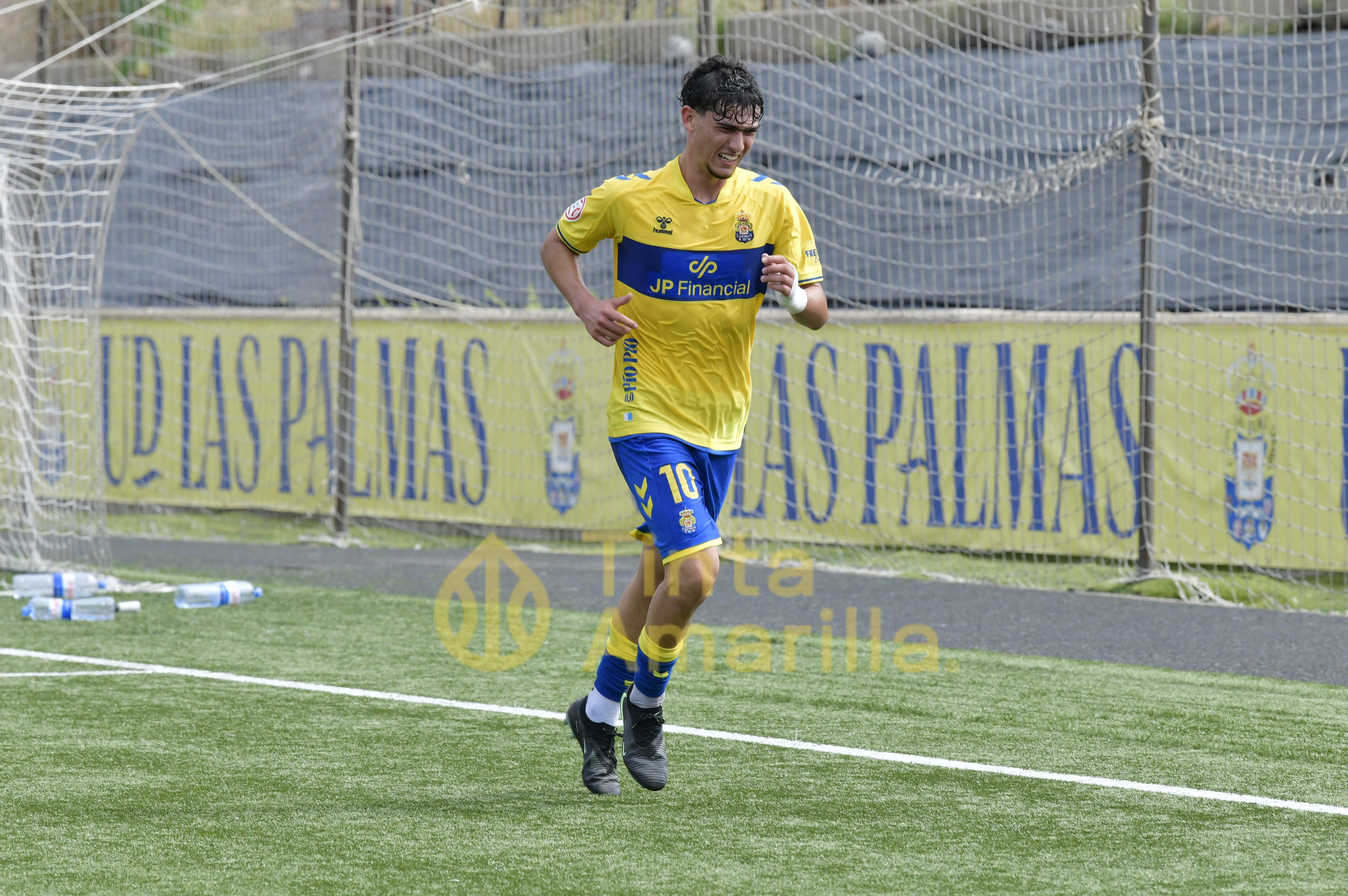 Fotos: Un gol de Jorge Cruz da el triunfo al juvenil de la UD Las Palmas (1-0)
