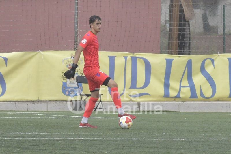 El juvenil de la UD vence y amplía a 5 puntos su renta sobre el Tenerife (3-0)