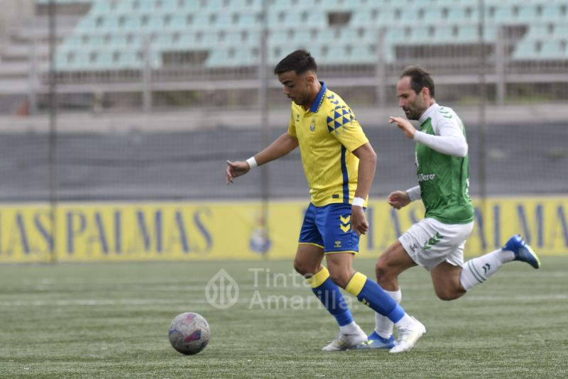 Fotos: Las Palmas C resuelve en media hora ante el Teror (4-0)