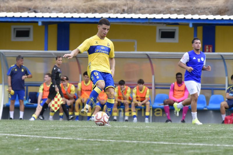 Fotos: Un gol de Jorge Cruz da el triunfo al juvenil de la UD Las Palmas (1-0)