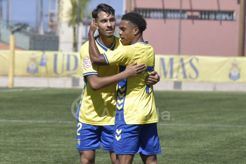Fotos: El juvenil de la UD golea al Yaiza (4-0)