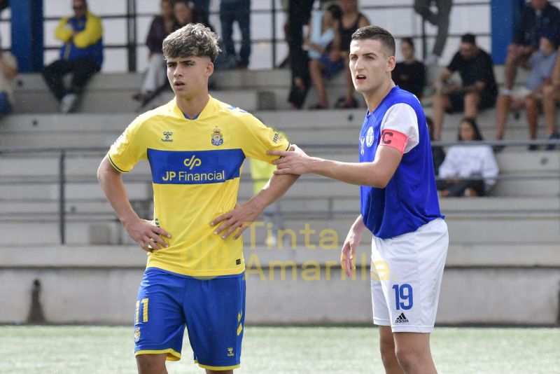 Fotos: Un gol de Jorge Cruz da el triunfo al juvenil de la UD Las Palmas (1-0)