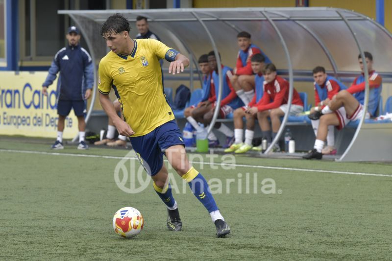 El juvenil de la UD vence y amplía a 5 puntos su renta sobre el Tenerife (3-0)