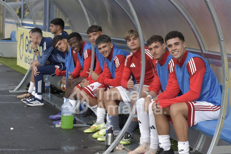 El juvenil de la UD vence y amplía a 5 puntos su renta sobre el Tenerife (3-0)