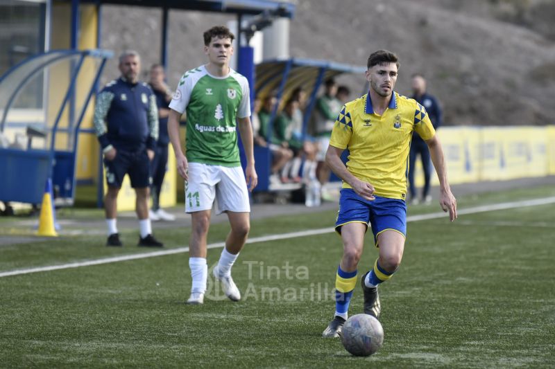 Fotos: Las Palmas C resuelve en media hora ante el Teror (4-0)