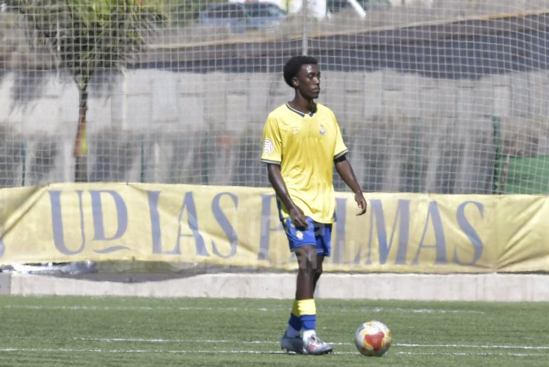 Fotos: El juvenil de la UD golea al Yaiza (4-0)