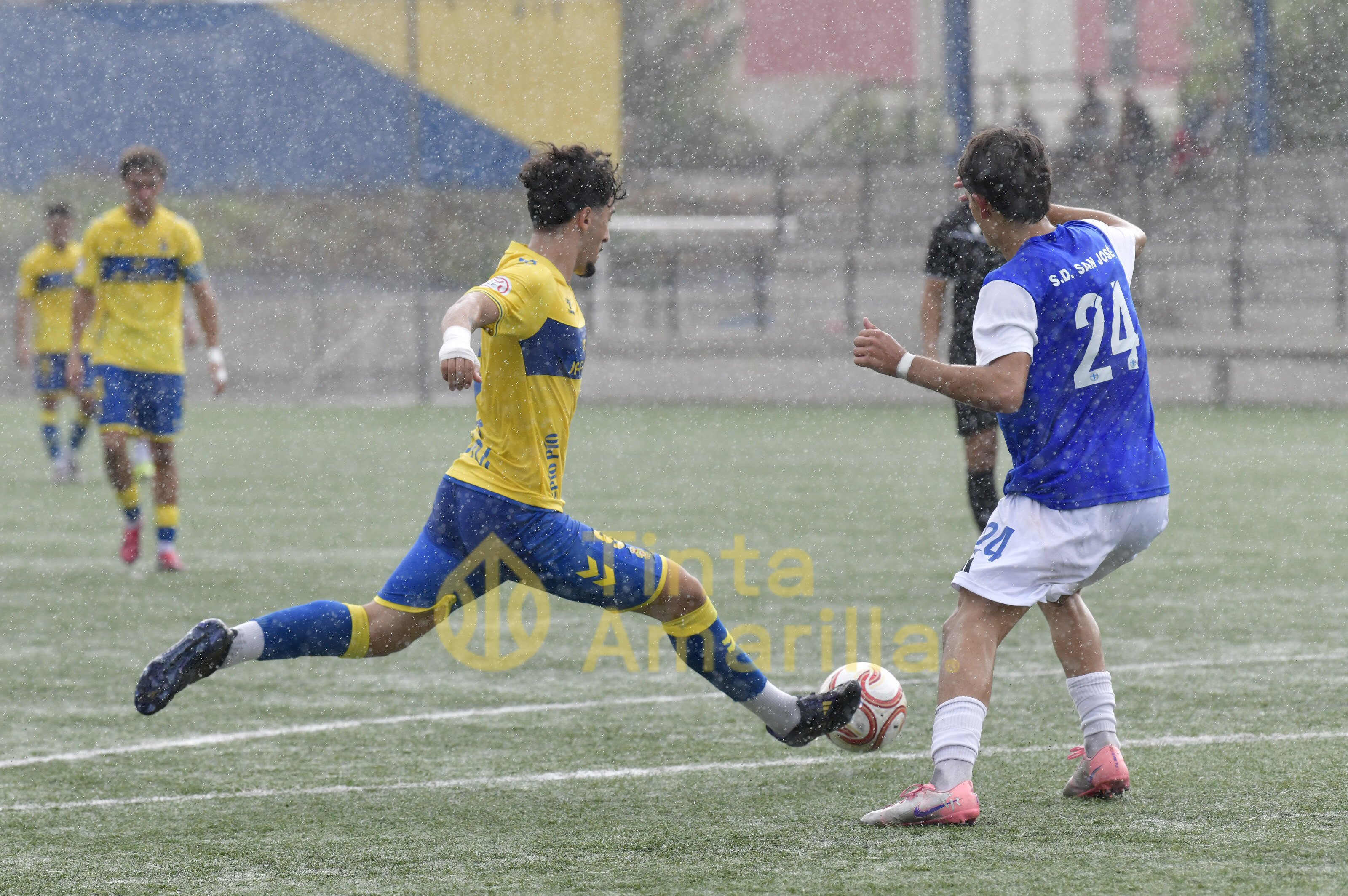 Fotos: Un gol de Jorge Cruz da el triunfo al juvenil de la UD Las Palmas (1-0)