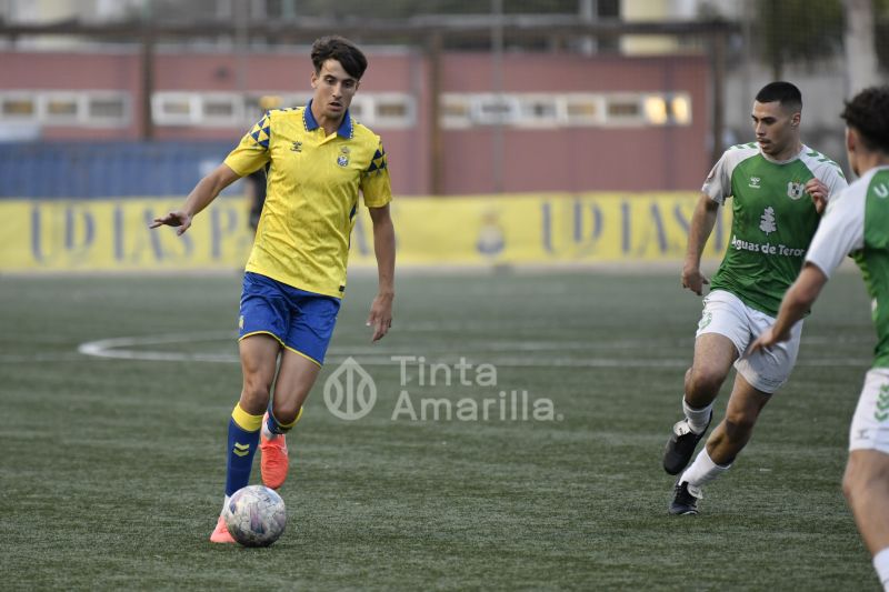 Fotos: Las Palmas C resuelve en media hora ante el Teror (4-0)