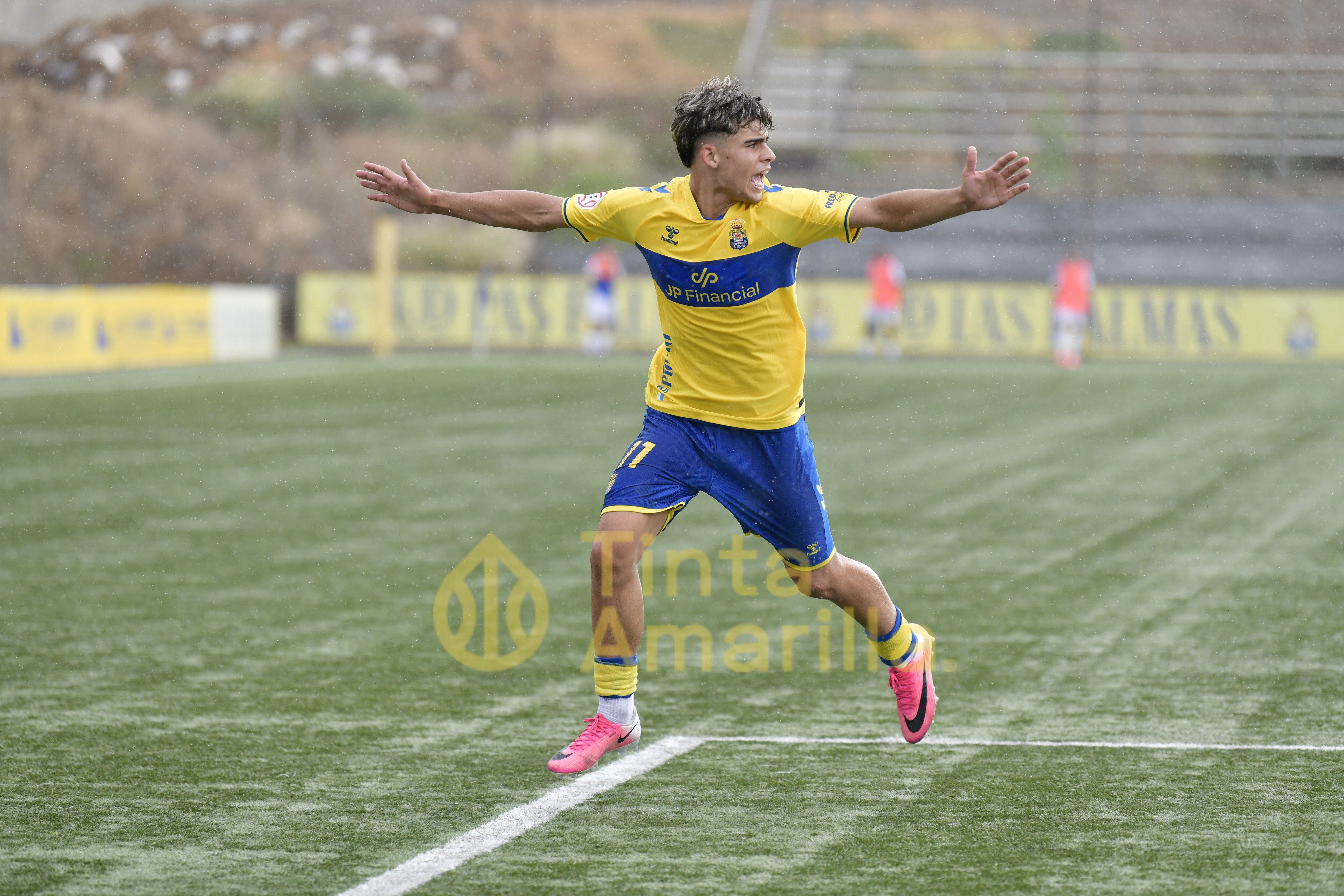 Fotos: Un gol de Jorge Cruz da el triunfo al juvenil de la UD Las Palmas (1-0)