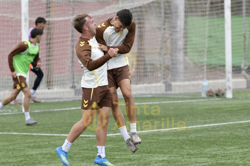 Fotos: El filial de la UD se prepara para una final auténtica