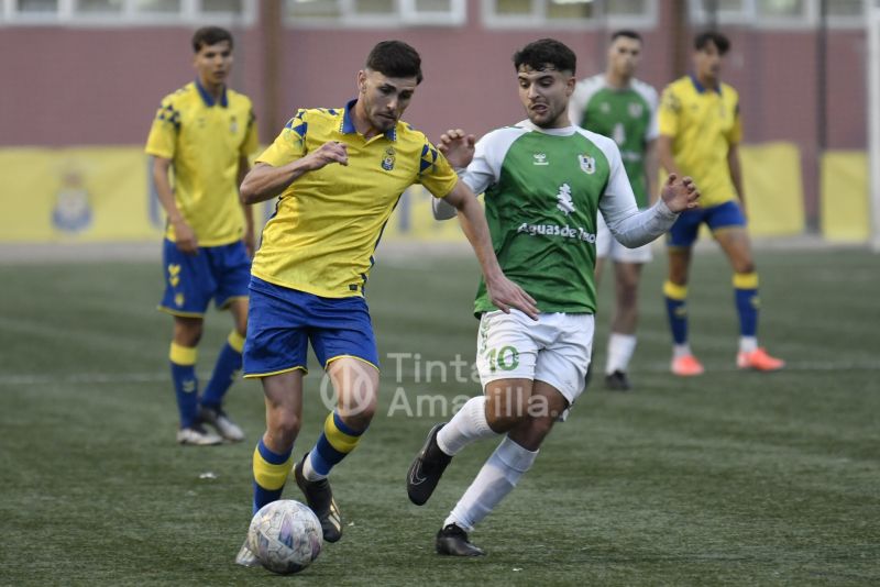 Fotos: Las Palmas C resuelve en media hora ante el Teror (4-0)