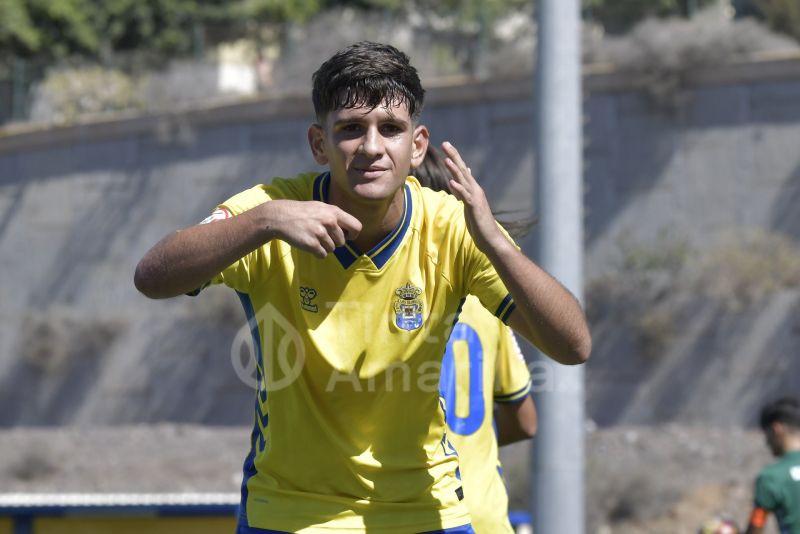 Fotos: El juvenil de la UD golea al Yaiza (4-0)