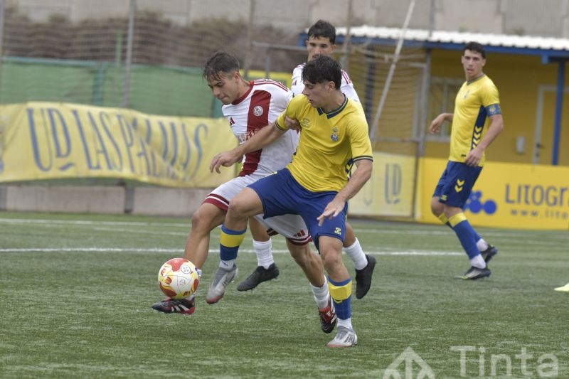 El juvenil de la UD vence y amplía a 5 puntos su renta sobre el Tenerife (3-0)