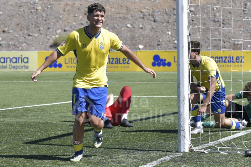 Fotos: El juvenil de la UD golea al Yaiza (4-0)