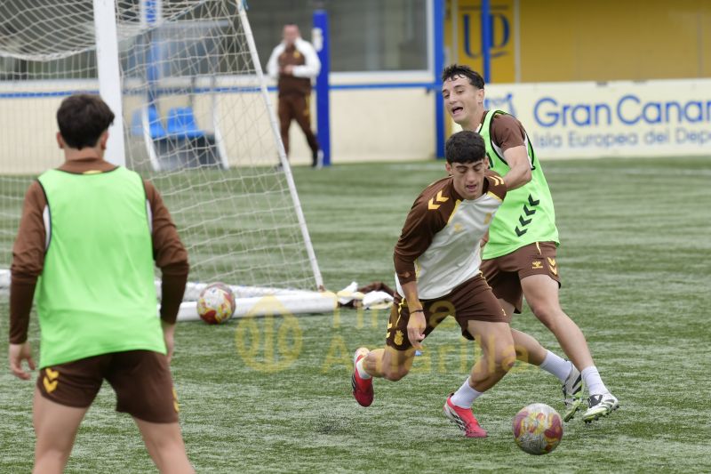 Fotos: El filial de la UD se prepara para una final auténtica