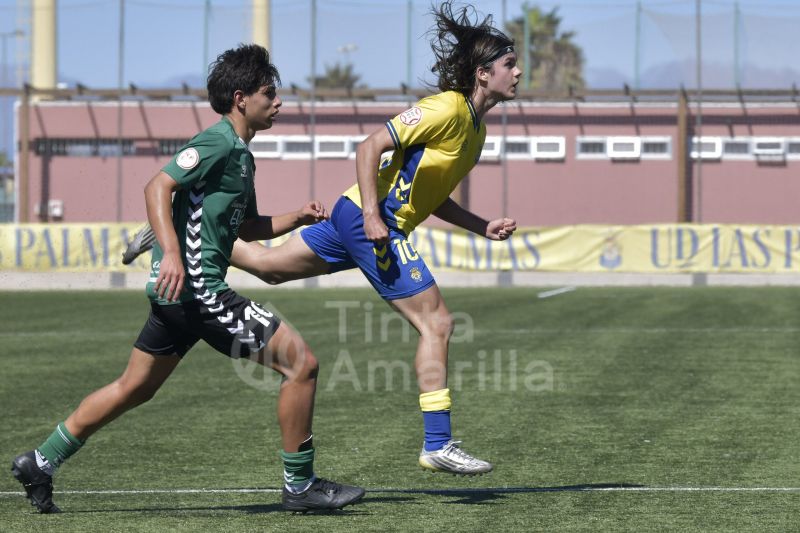 Fotos: El juvenil de la UD golea al Yaiza (4-0)