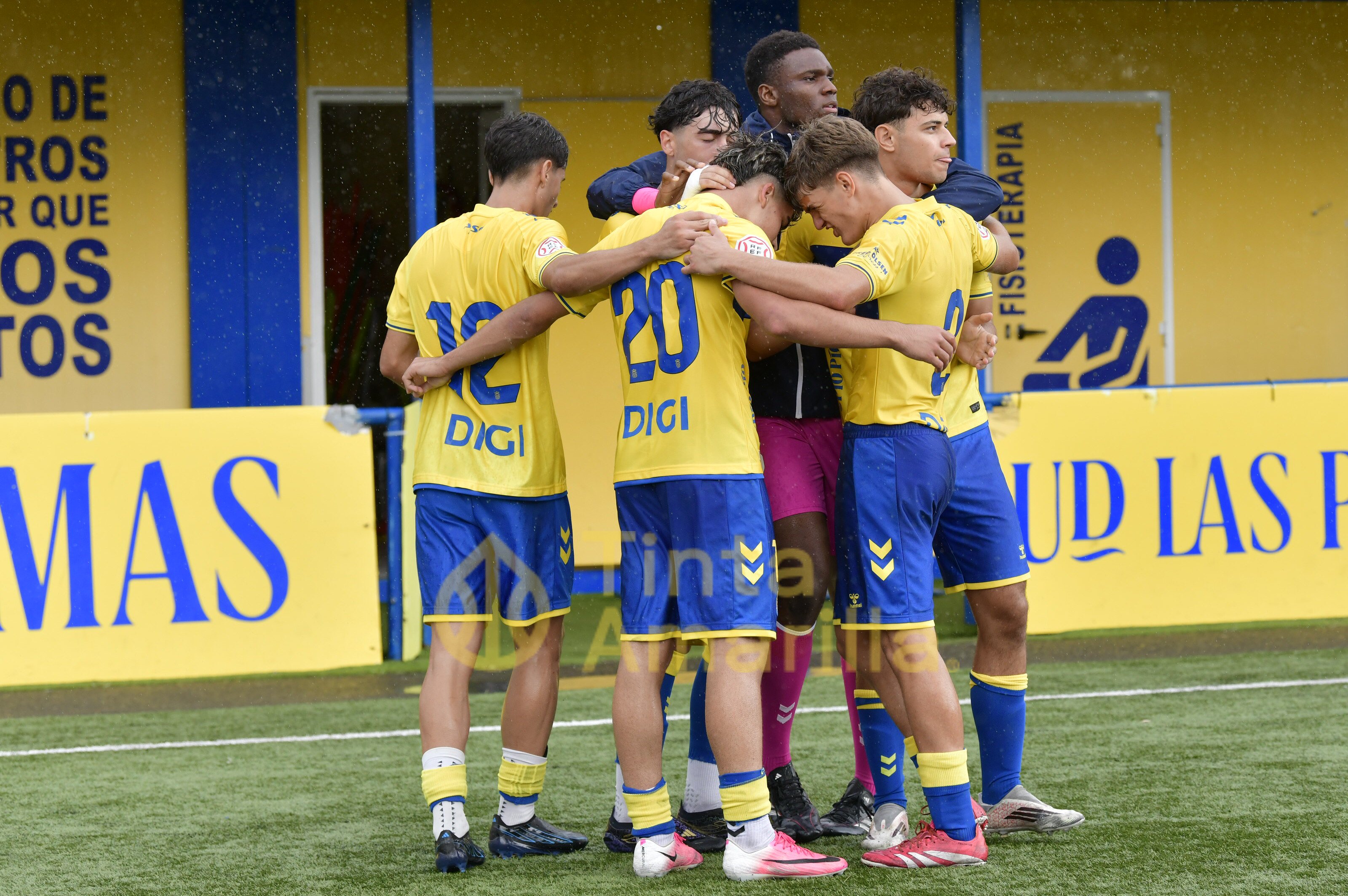 Fotos: Un gol de Jorge Cruz da el triunfo al juvenil de la UD Las Palmas (1-0)
