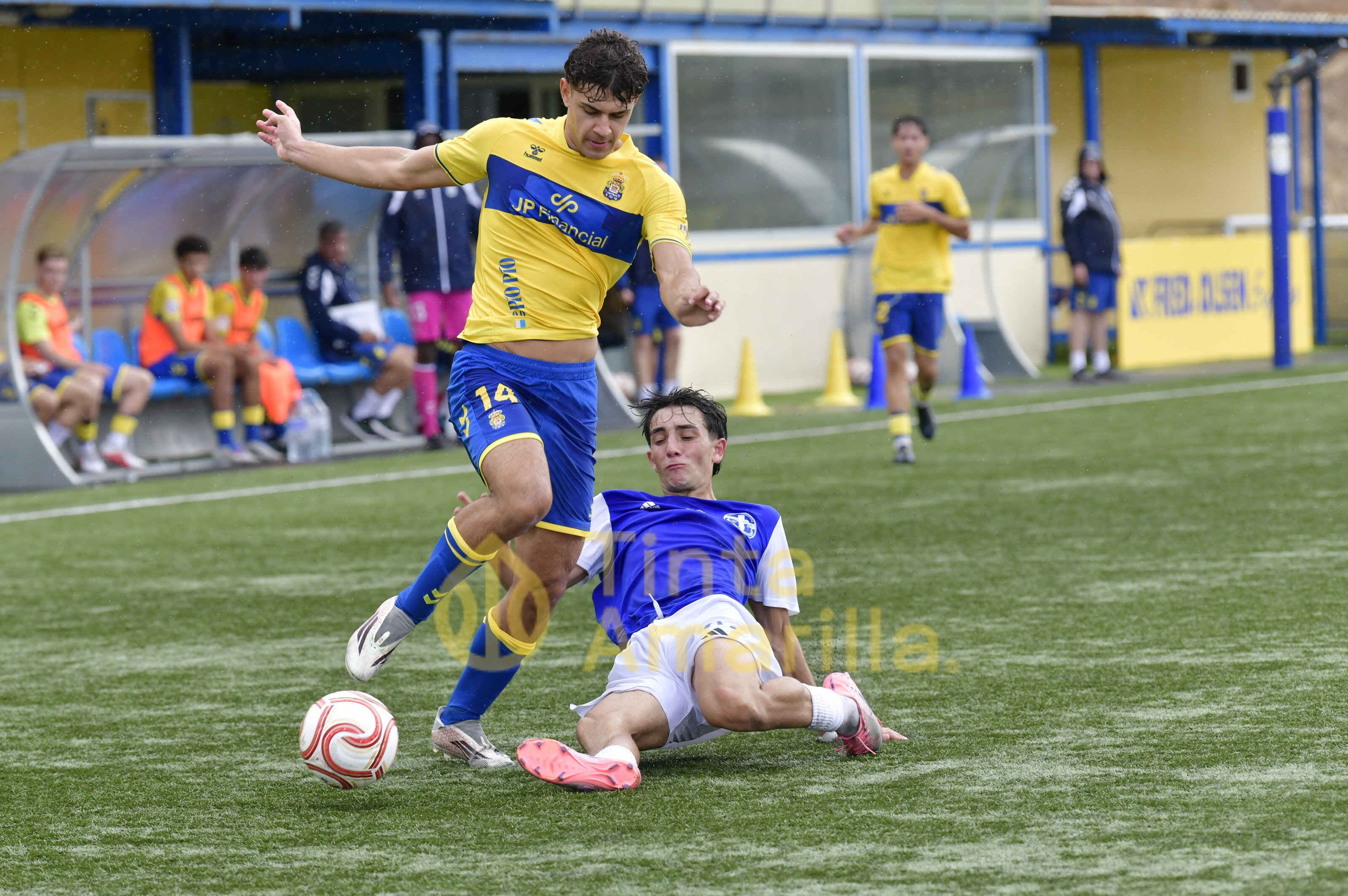 Fotos: Un gol de Jorge Cruz da el triunfo al juvenil de la UD Las Palmas (1-0)