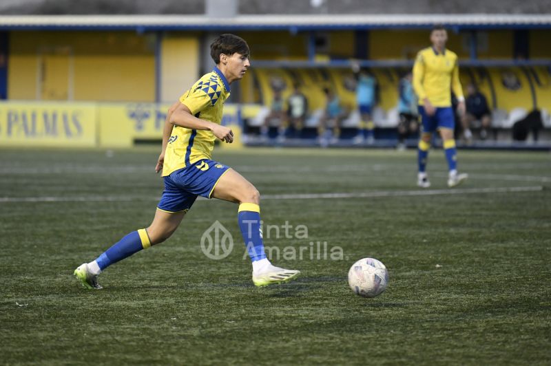 Fotos: Las Palmas C resuelve en media hora ante el Teror (4-0)