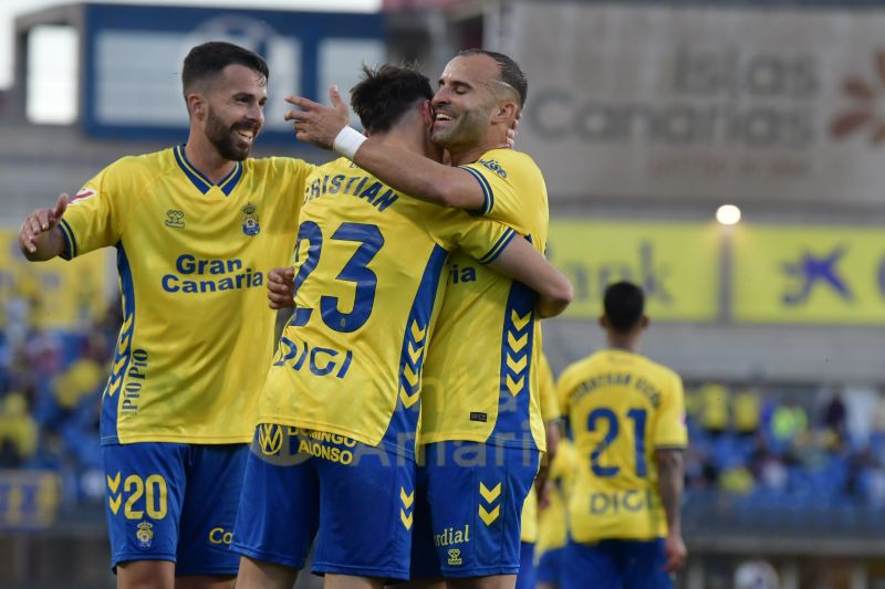 2-0: Miyashiro mantiene en alto la espada de la UD