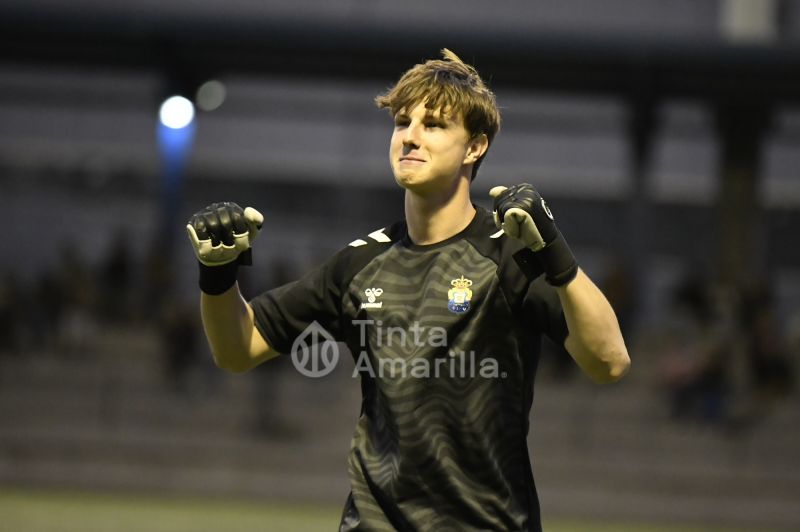 Fotos: Las Palmas C resuelve en media hora ante el Teror (4-0)
