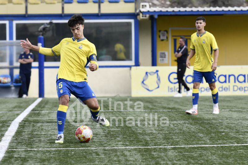 La UD gana al Mensajero y ya es virtual campeón de invierno juvenil de Canarias