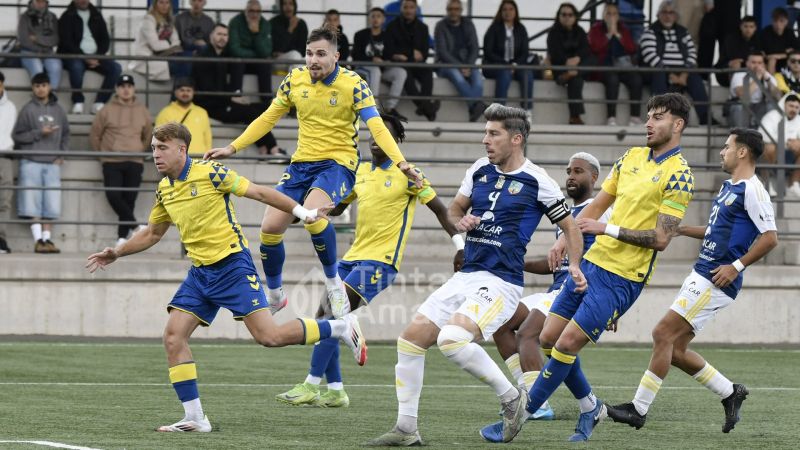 1-0: Carlos Navarro le da un zapatazo al San Fernando