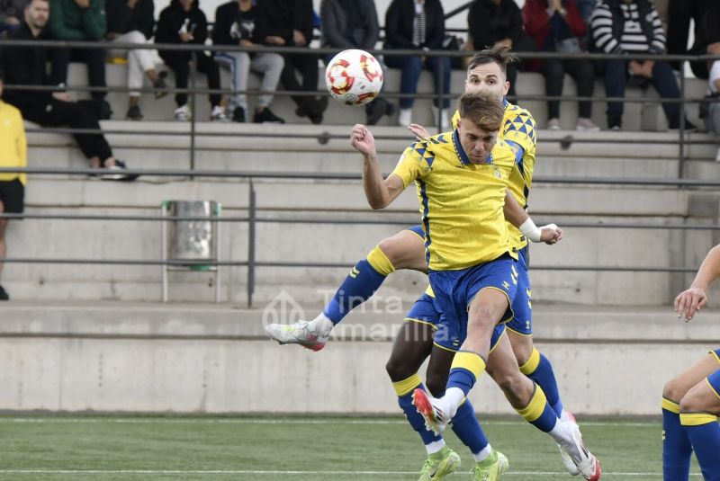 1-0: Carlos Navarro le da un zapatazo al San Fernando