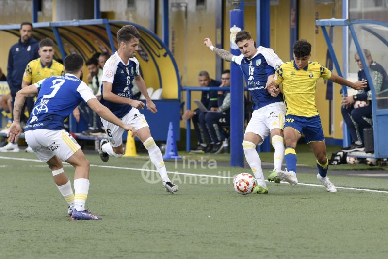 1-0: Carlos Navarro le da un zapatazo al San Fernando