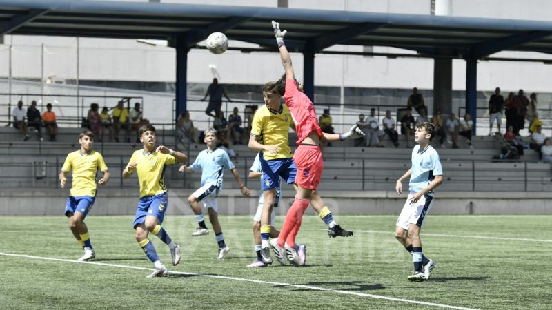 Fotos: Los dos cadetes de la UD cruzan sus caminos en el Anexo