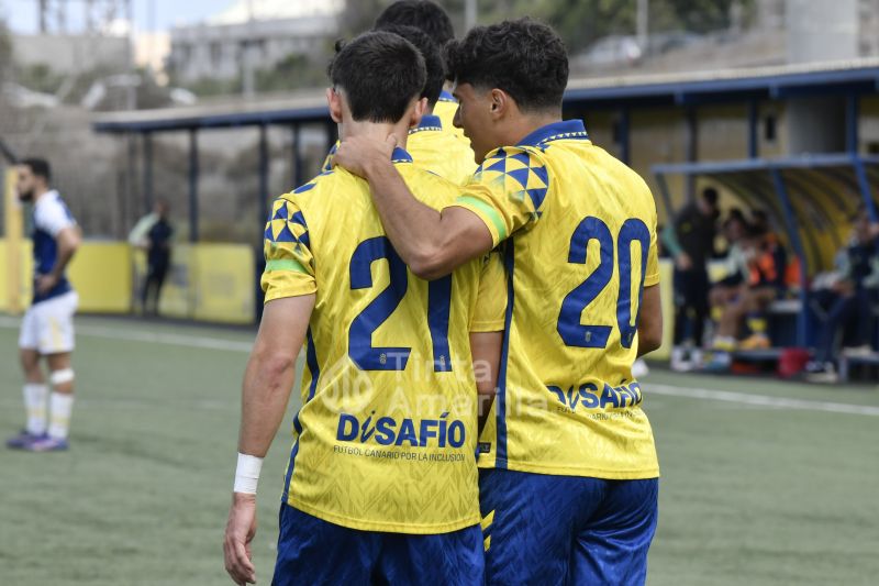 1-0: Carlos Navarro le da un zapatazo al San Fernando