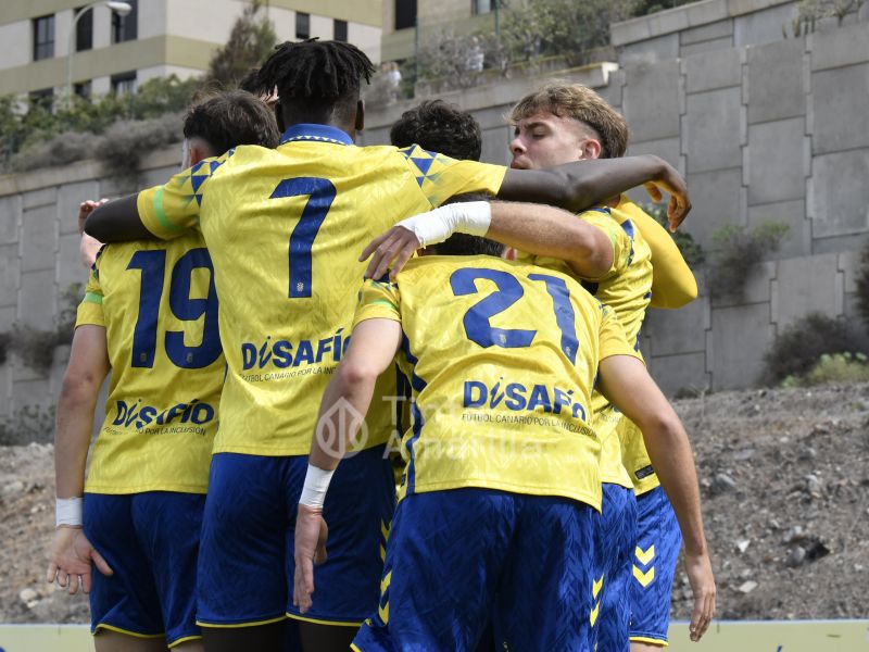 1-0: Carlos Navarro le da un zapatazo al San Fernando